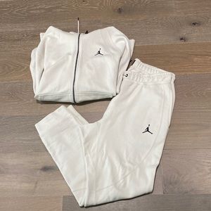 Classic Jordan cream sweatsuit
